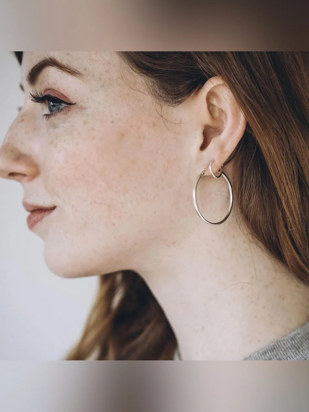 NWT 35MM Tarnish-Free Stainless Steel Minimalist Classic Silver Hoop Earrings